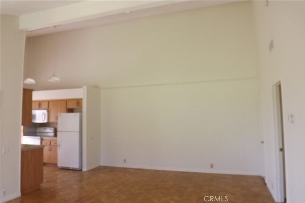130 Avenida Adobe