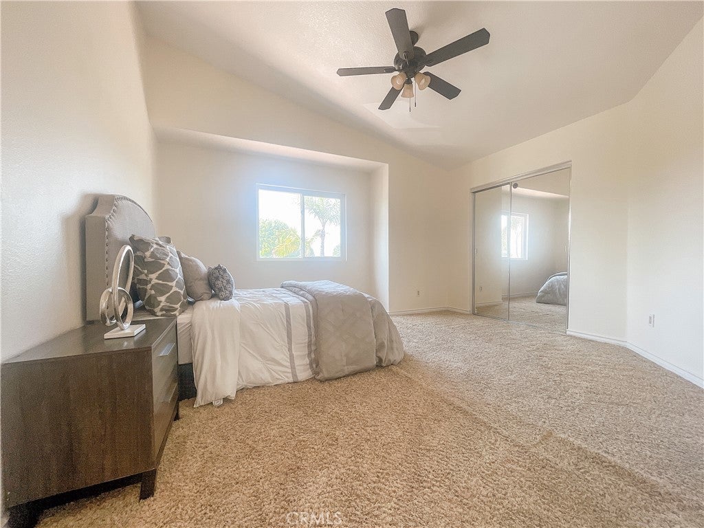 5225 Avenida De Kristine