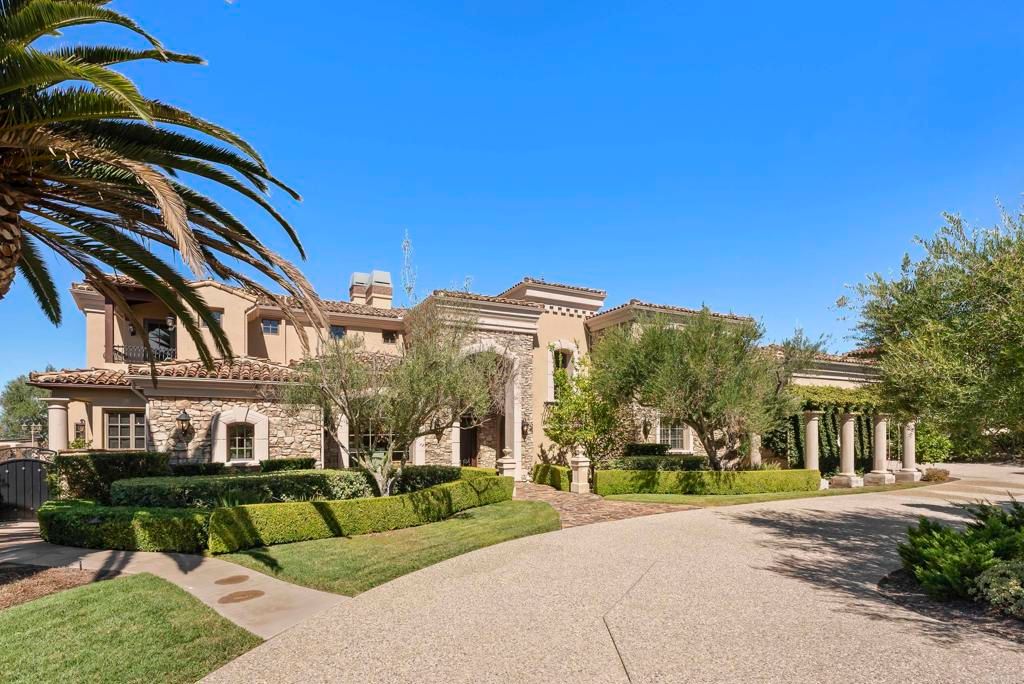 Photo of 18320 VIA AMBIENTE, Rancho Santa Fe, CA 92067 (MLS # NDP2509643)