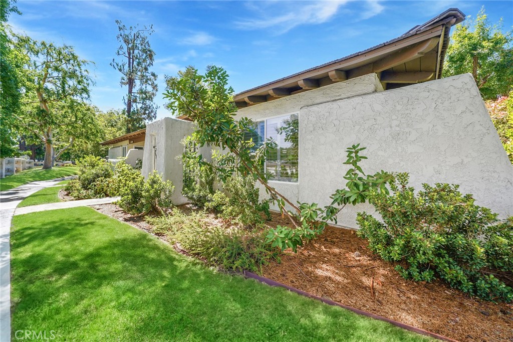 1126 Bright Glen Circle