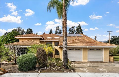 Photo of 1236 E Sierra Madre Ave, Glendora, CA 91741 (MLS # CV26030405)