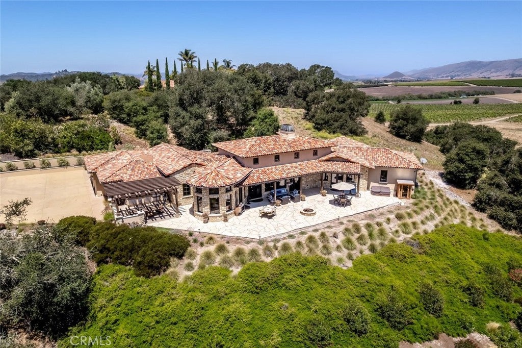 2350 Camino Edna