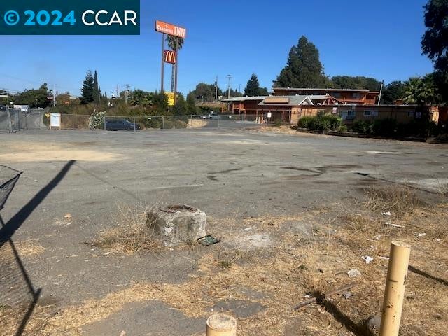 162 Lincoln Rd E