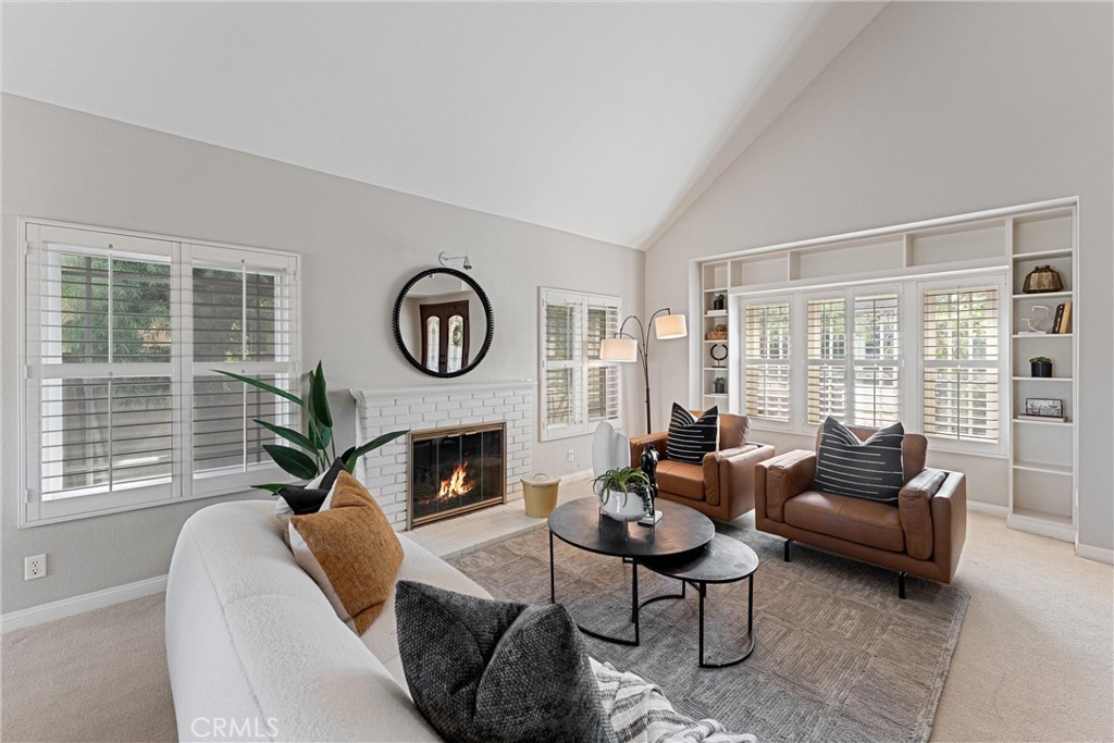 6121 E Breton Circle