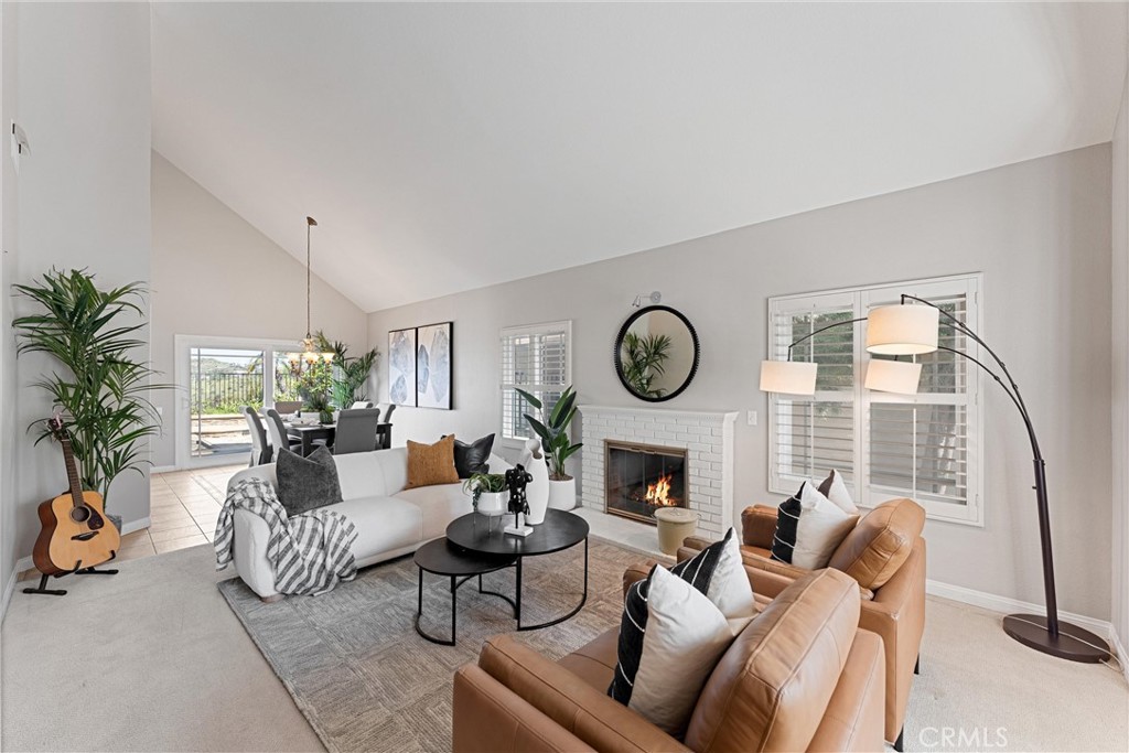 6121 E Breton Circle