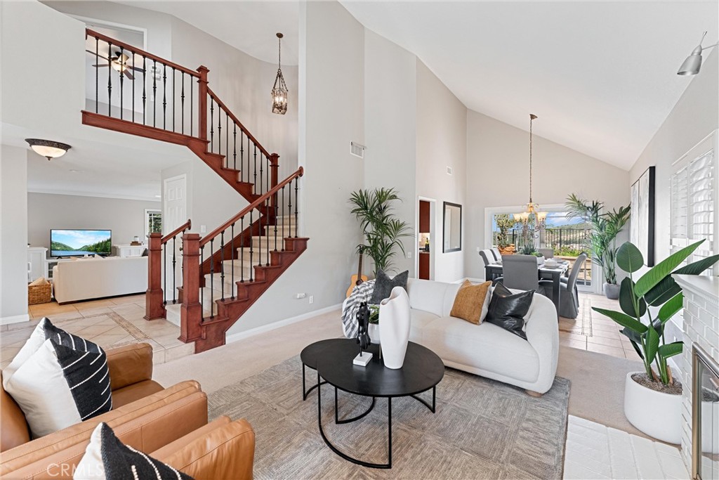 6121 E Breton Circle