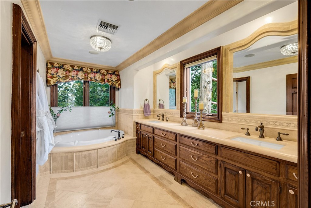 Arrowhead Woods (AWHW) - Residential