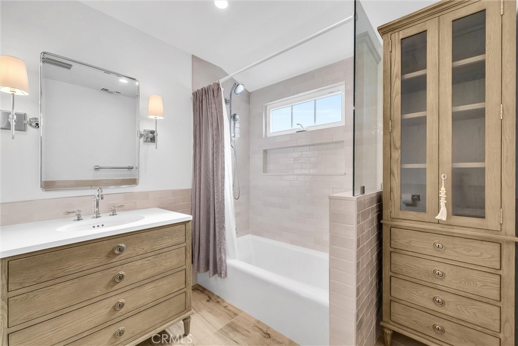 Newport Shores (NEWS) - Residential Lease