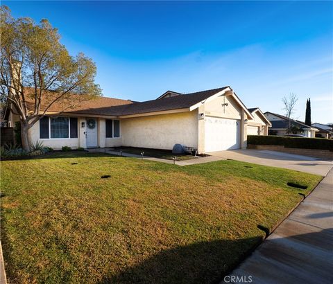 Photo of 27626 Saffron Lane, Saugus, CA 91350 (MLS # SR26029995)