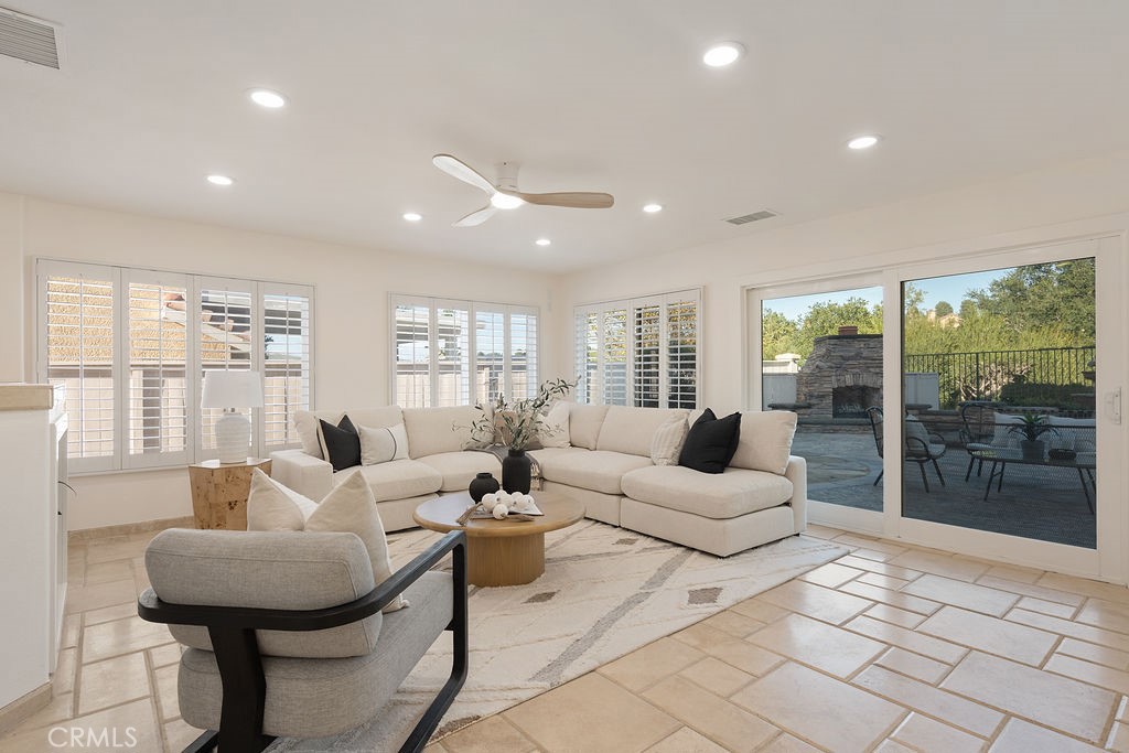 1222 S Silver Star Way