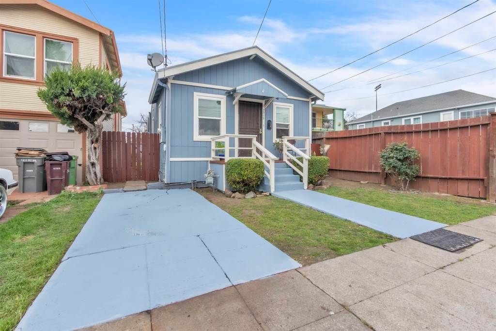 Photo of Oakland, CA 94605 (MLS # 41124215)