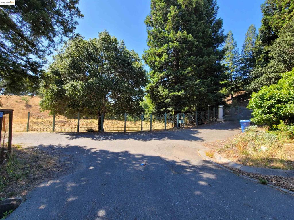 40 Hilldale Ct