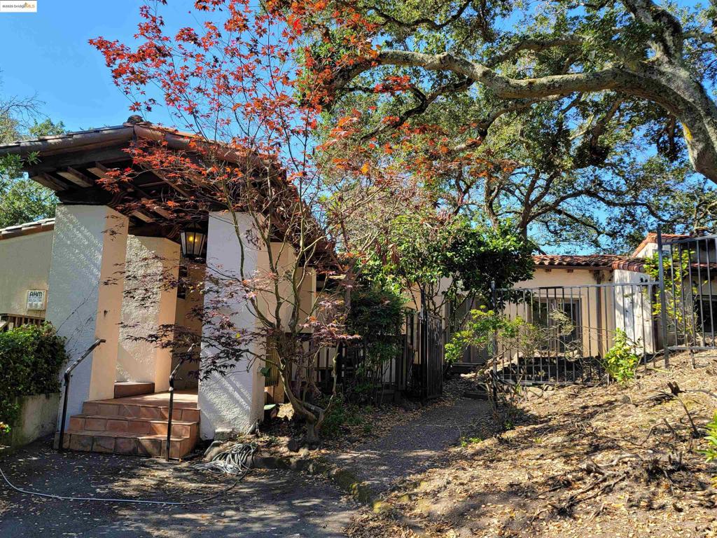 LOST VALLEY EST - Residential