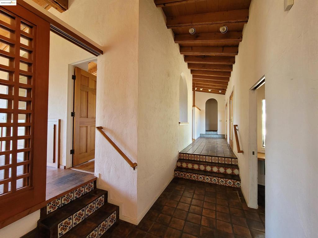 LOST VALLEY EST - Residential