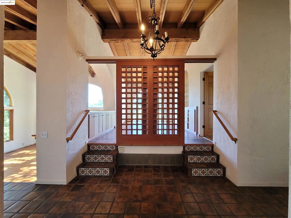 LOST VALLEY EST - Residential