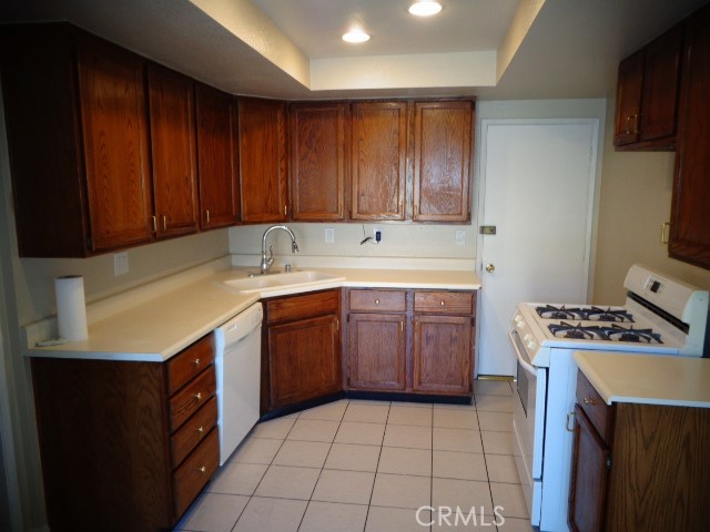 5829 Laguna Way 60