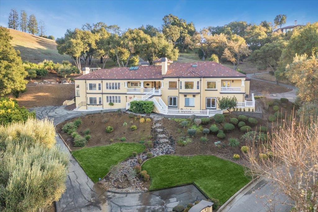 385 Atherton Way