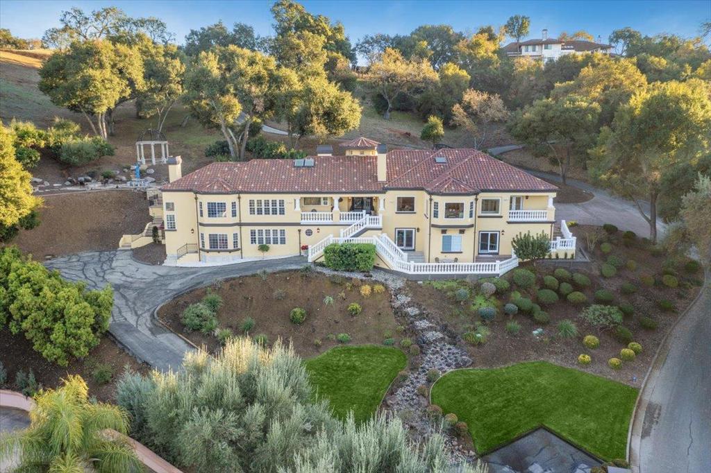 385 Atherton Way