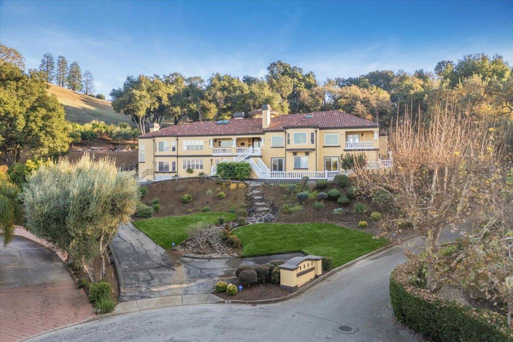385 Atherton Way