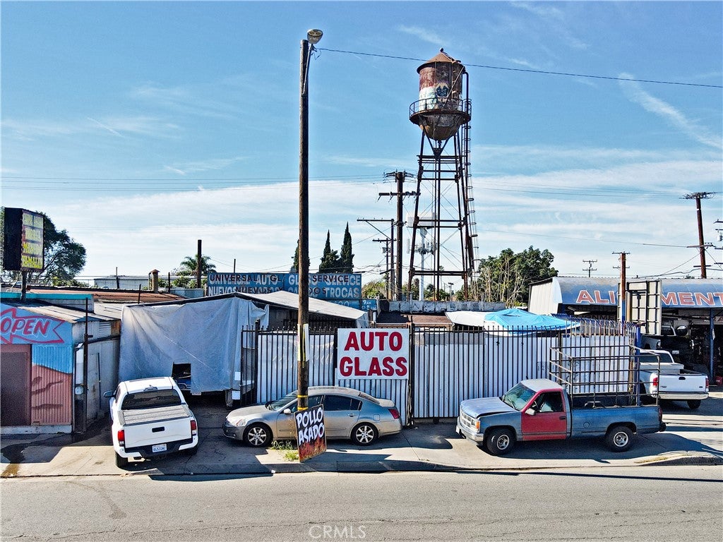 12415 S Alameda