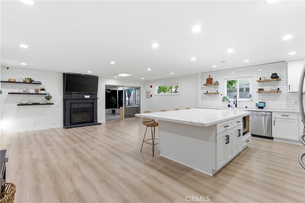 1806 W Saint Andrew