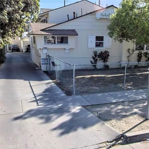 Photo of 14642 Gilmore St, Van Nuys, CA 91411 (MLS # SR26045854)