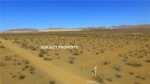 Photo of 46337131 Comanche Road, Apple Valley, CA 92307 (MLS # HD25243965) Photo of 46337131 Comanche Road, Apple Valley, CA 92307 (MLS # HD25243965)