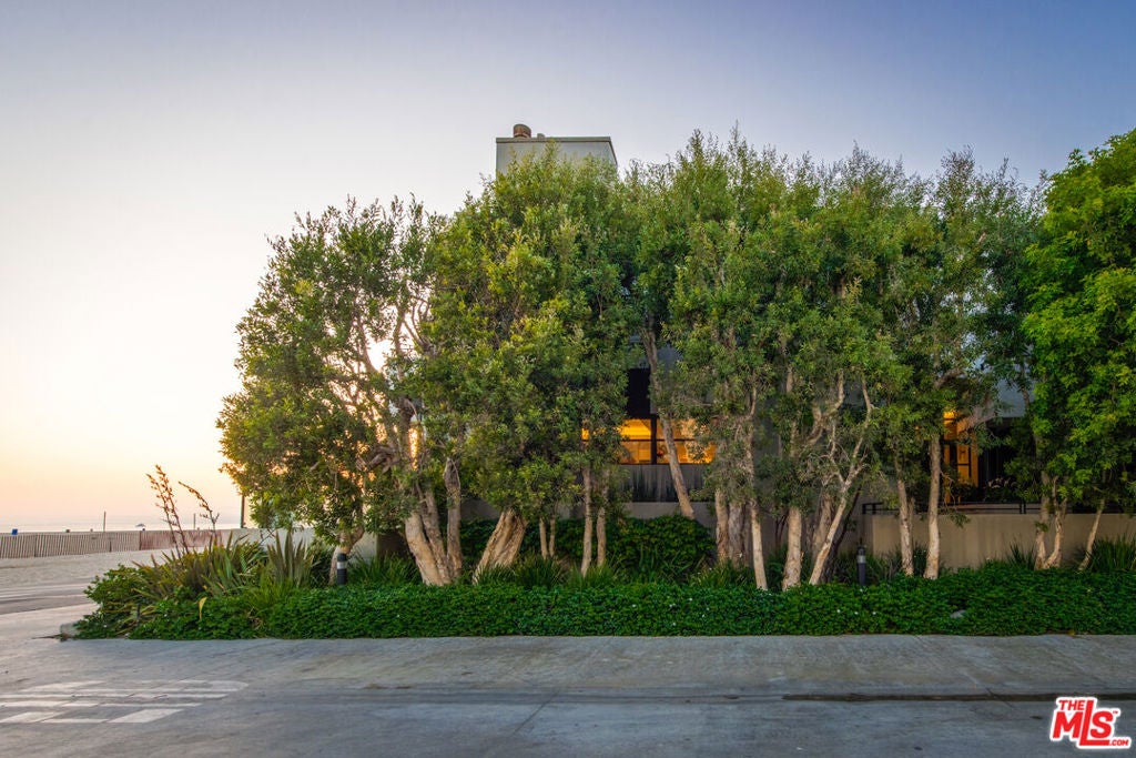 117 Ocean Front Walk