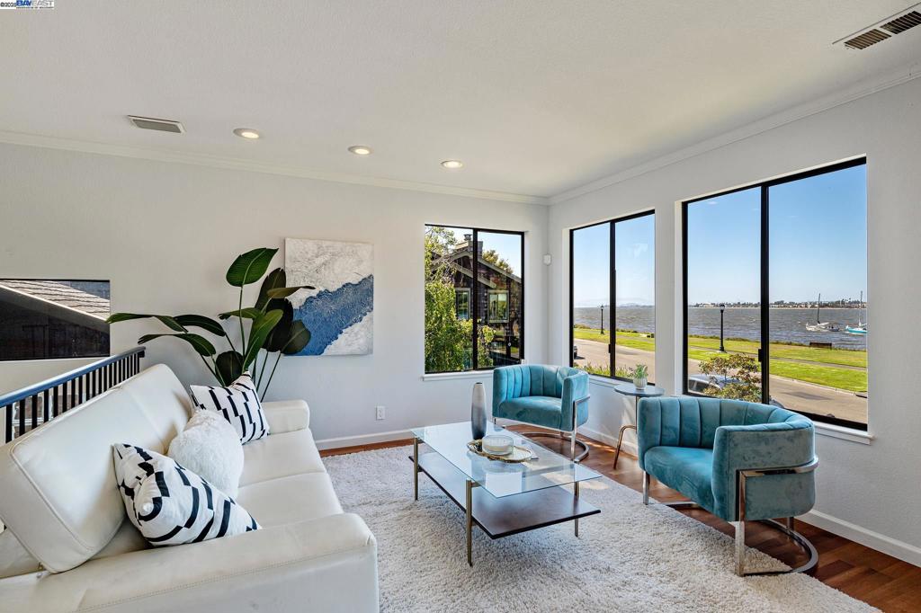 HARBOR BAY - Residential