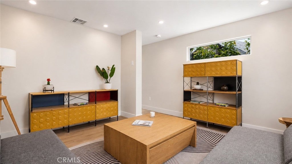 3038 Casitas Avenue