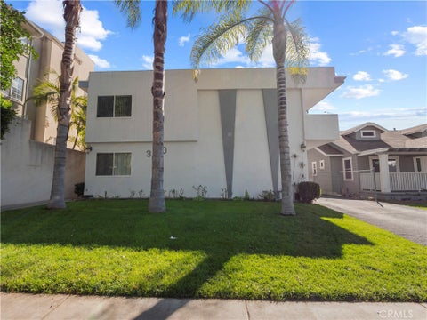 Photo of 350 W Wilson Ave, Glendale, CA 91203 (MLS # BB26207350)
