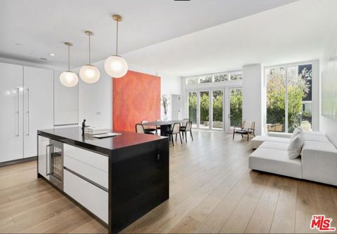 Photo of 9000 W 3rd Street #106, Los Angeles, CA 90048 (MLS # 26640425)