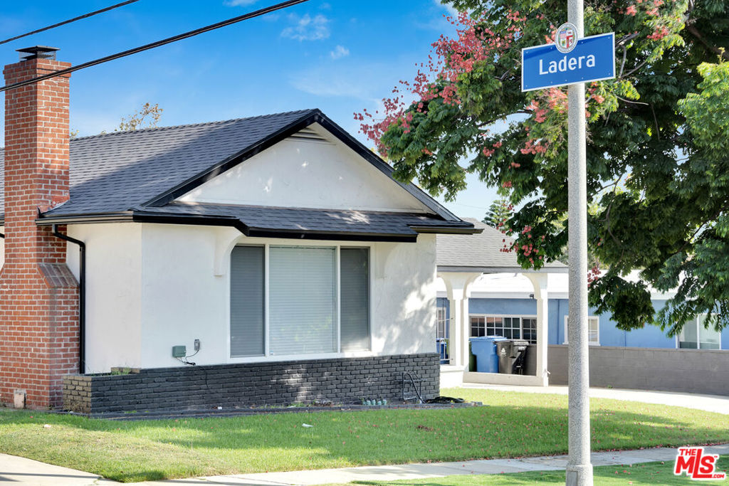 6116 S La Cienega Boulevard