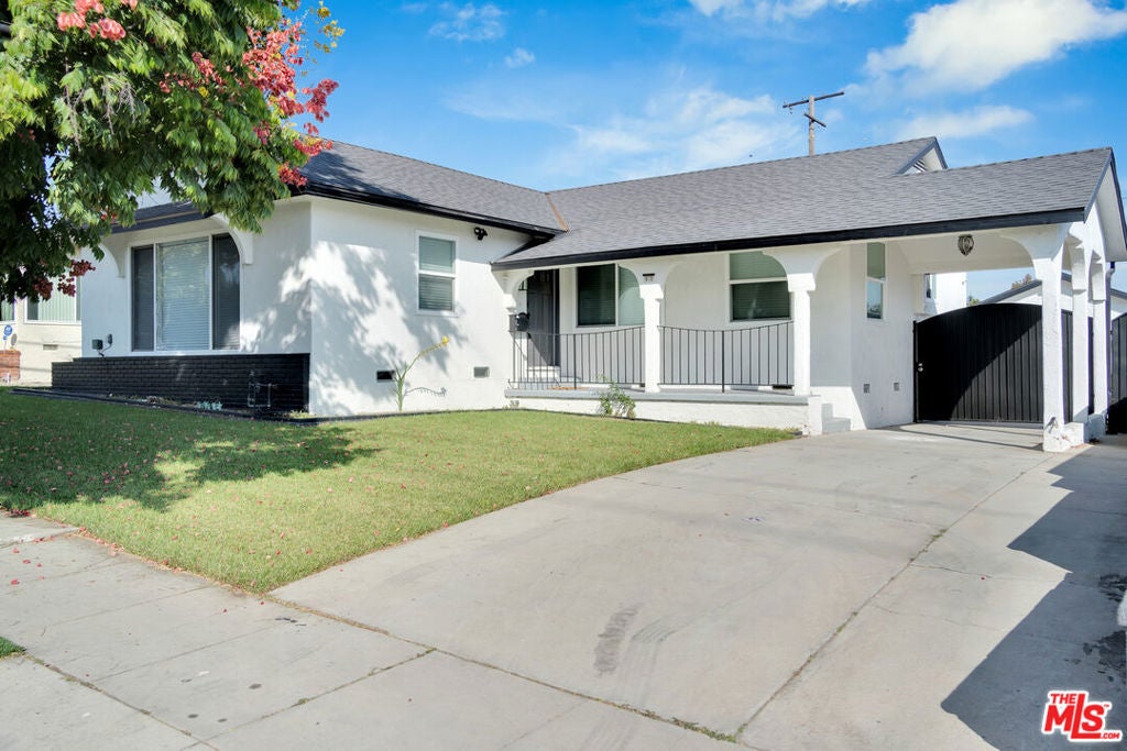 6116 S La Cienega Boulevard