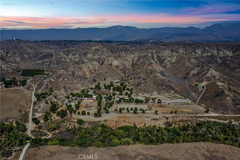 Photo of 30260 San Timoteo Canyon Rd, Redlands, CA 92373 (MLS # IG26027088)
