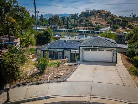 Photo of 3208 Gibraltar Dr, Riverside, CA 92506 (MLS # IV26082395)