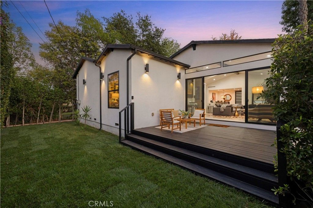 Photo of 17929 Martha Street, Encino, CA 91316 (MLS # SR26013335)