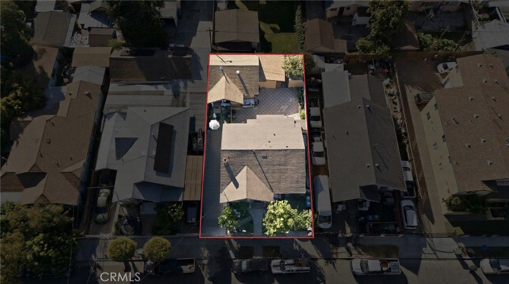 Photo of 608 W 52nd St, Los Angeles, CA 90037 (MLS # PW26029240)