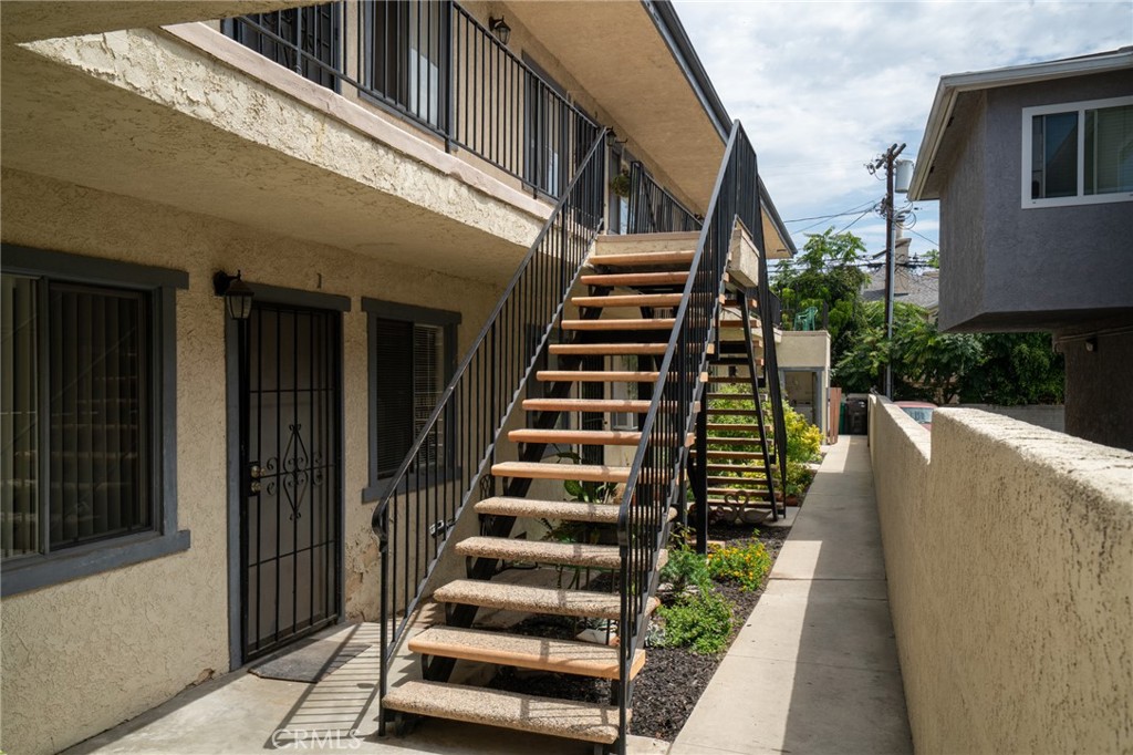 920 Loma Avenue