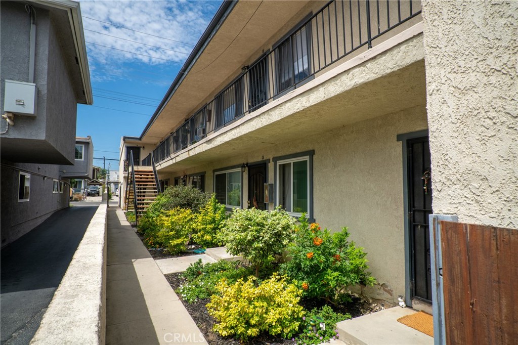 Circle (CA) - Residential Income