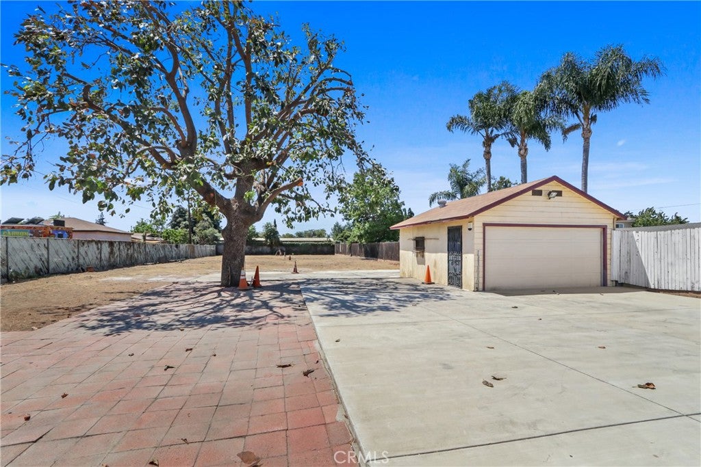 12404 Poinsettia