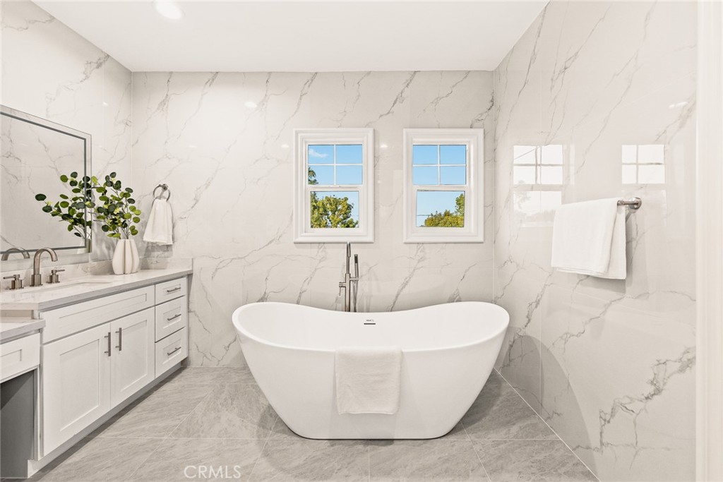 Temple City, California, 91780, United States, 5 Bedrooms Bedrooms, ,6 BathroomsBathrooms,Residential,Active,2011875