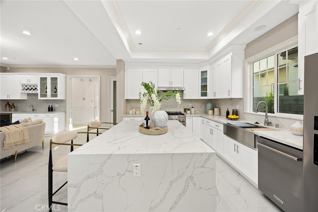 Temple City, California, 91780, United States, 5 Bedrooms Bedrooms, ,6 BathroomsBathrooms,Residential,Active,2011875