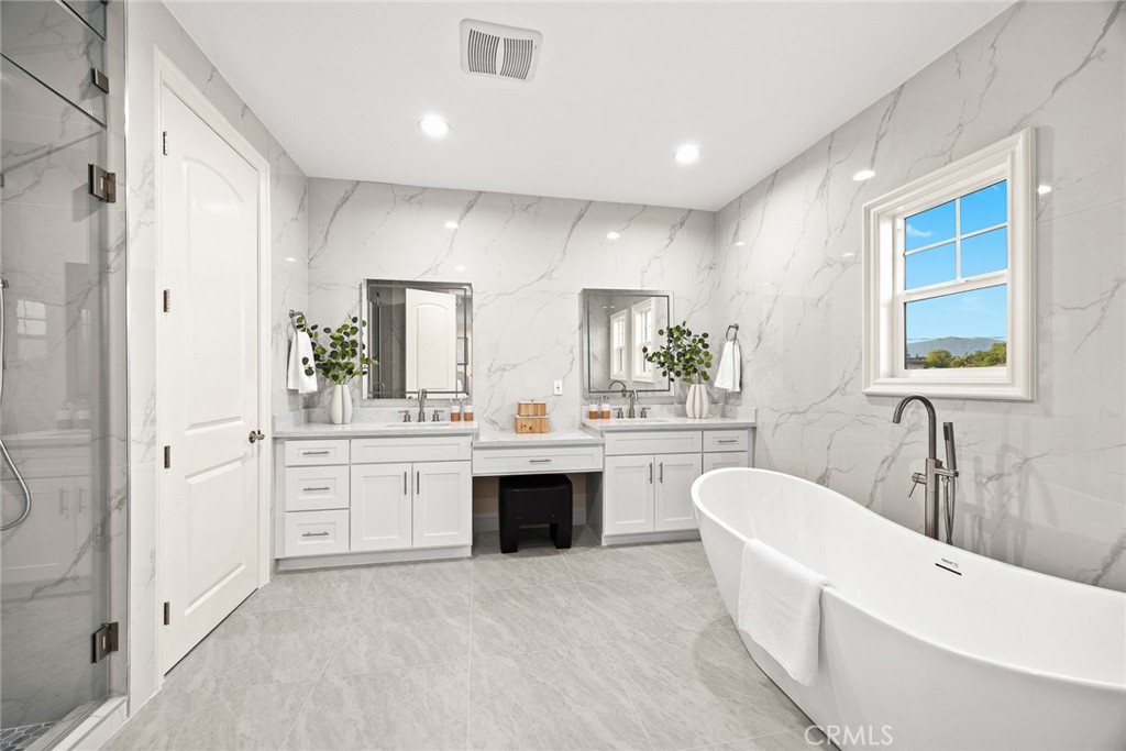 Temple City, California, 91780, United States, 5 Bedrooms Bedrooms, ,6 BathroomsBathrooms,Residential,Active,2011875