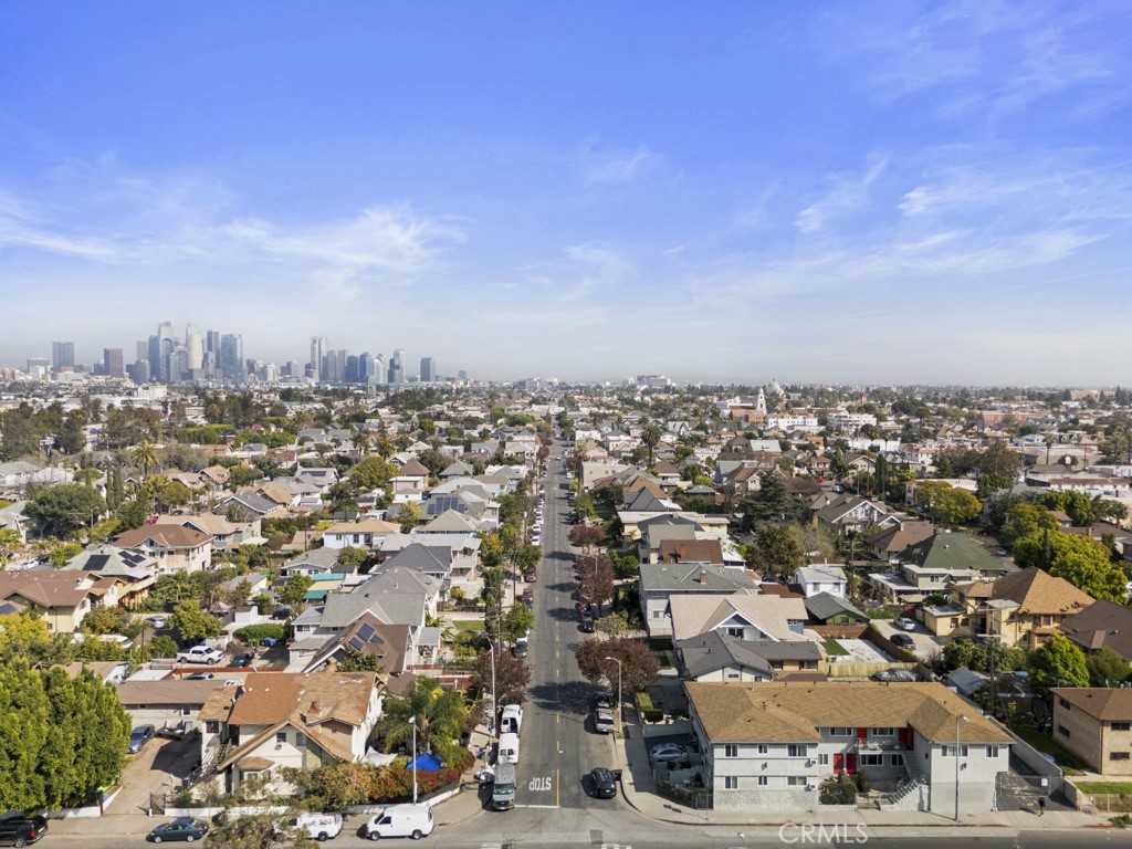 1676 W 24th