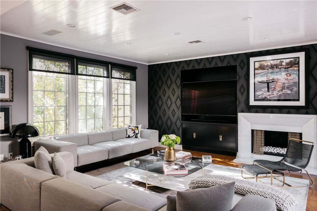 Photo of 25420 Prado De Las Peras, Calabasas, CA 91302 (MLS # SR26055929)