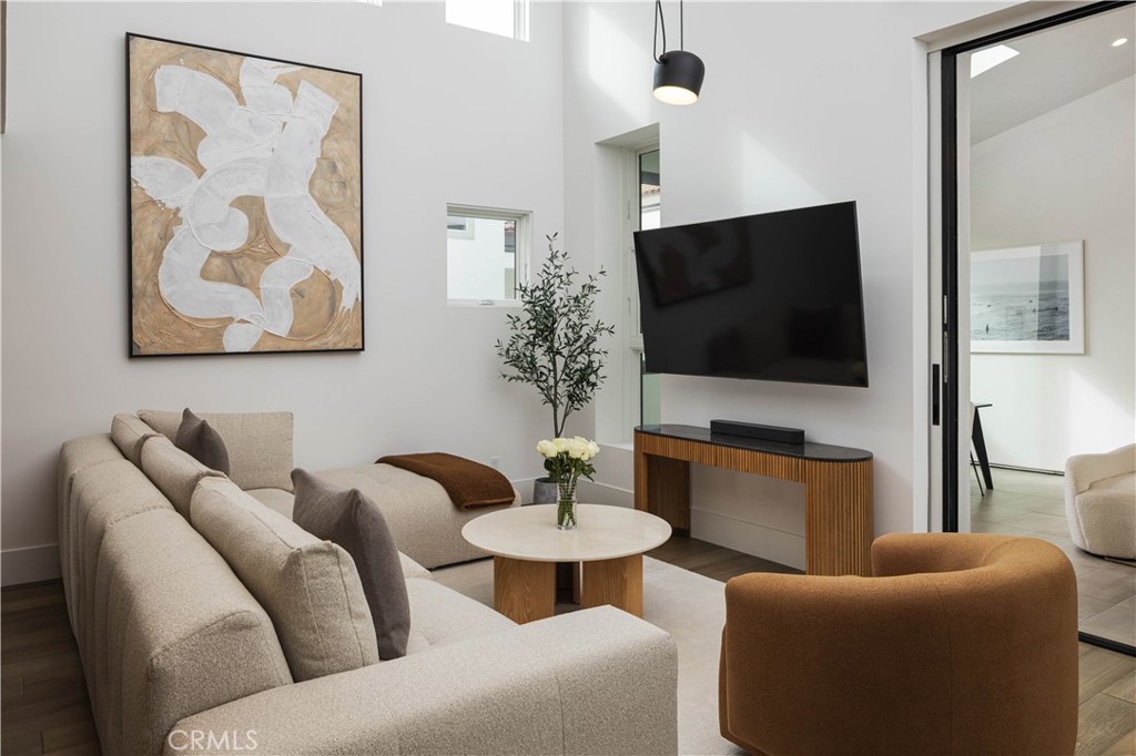 414 1/2 Orchid Avenue