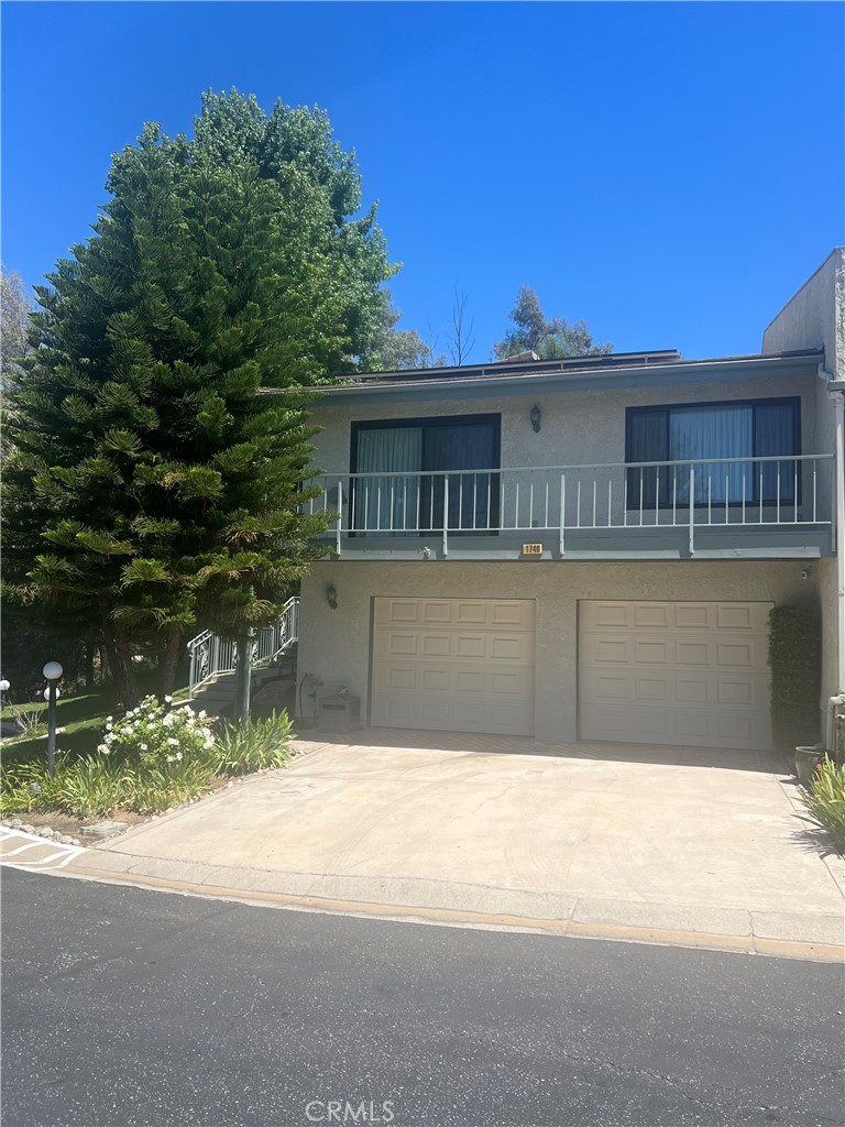 1740 Lomas Privadas Drive