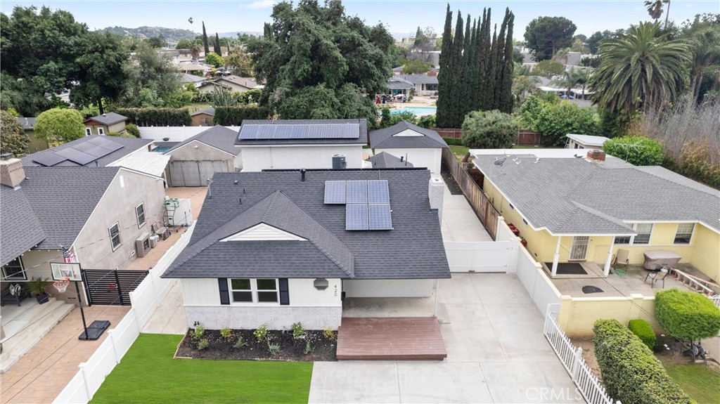 420 W Bennett Avenue