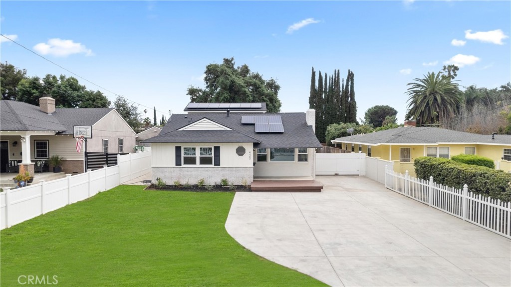 420 W Bennett Avenue